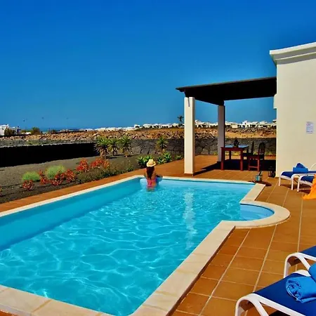 Playa Blanca Sleeps 6 Wifi T691309 * プラヤ・ブランカ