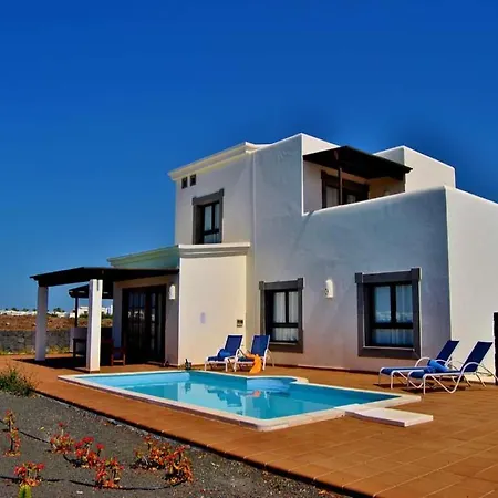 Playa Blanca Sleeps 6 Wifi T691309 * プラヤ・ブランカ