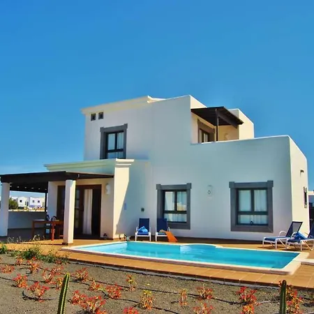 Playa Blanca Sleeps 6 Wifi T691309 ヴィラ